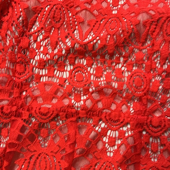 Red lace halter romper - Picture 2 of 4